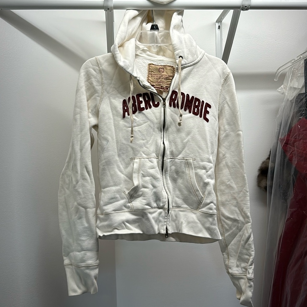 Abercrombie zippy🪩